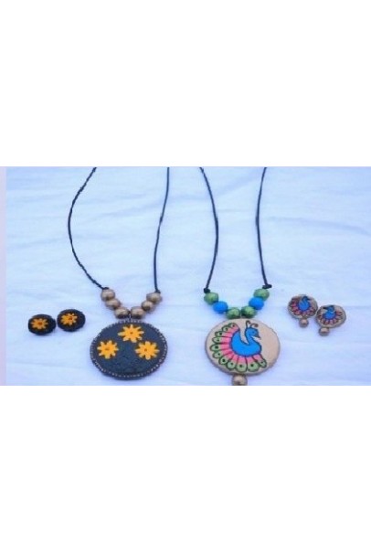 Handpainted Terracotta Jewellery – Chain with Studs